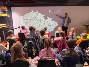 Bezpečnost na kolejích a povídání o vlacích